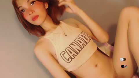 Snapshot of bella_tara chatting on December 9, 1:18 am Bella online show from December 9, 1:18 am