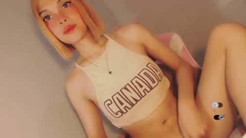 Snapshot of bella_tara chatting on December 18, 10:13 pm Bella online show from December 18, 10:13 pm