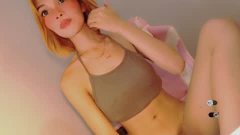 Snapshot of bella_tara chatting on February 20, 4:39 am Bella online show from February 20, 4:39 am