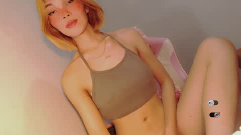 Snapshot of bella_tara chatting on February 22, 6:28 am Bella online show from February 22, 6:28 am