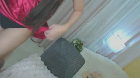 Yeng online show from December 3, 10:12 pm