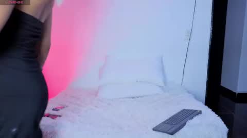 blonde_angelic online show from June 10, 2:55 am