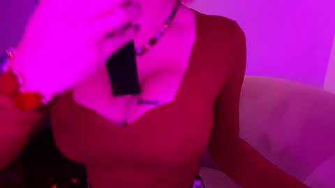 blondeshemale online show from November 7, 1:44 pm