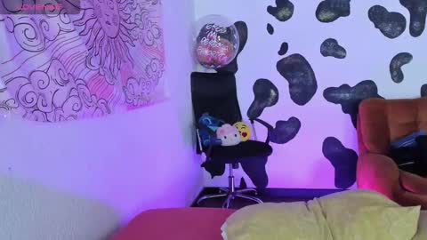 Snapshot of brihanna_cooper chatting on October 19, 5:05 pm bri online show from October 19, 5:05 pm