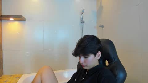 Snapshot of bryce_evans chatting on October 14, 3:57 pm B R Y C E  online show from October 14, 3:57 pm