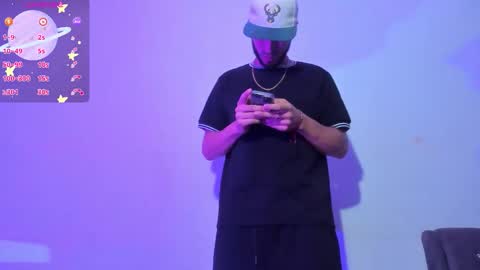  s online show from February 15, 5:14 am