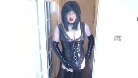 candi smokes online show from January 11, 2:35 pm