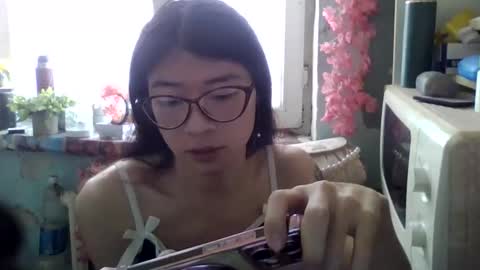 CarlyJoy online show from April 3, 8:23 am