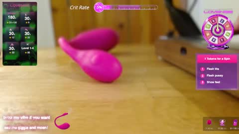 Snapshot of catherine76x chatting on December 7, 12:18 pm Catherinecuddles online show from December 7, 12:18 pm