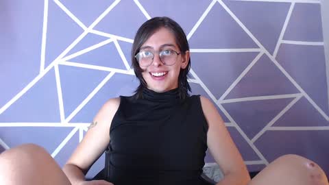 Snapshot of cava_pretty chatting on December 16, 5:06 am cava_pretty online show from December 16, 5:06 am