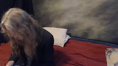 Jackie online show from December 3, 11:36 am