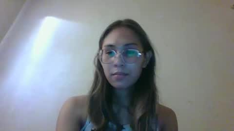 chelly4u69 online show from February 23, 3:35 am