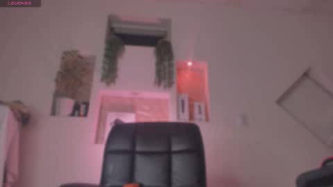 chloe_cooperr online show from September 23, 2:39 am