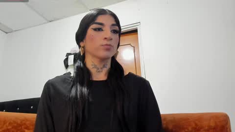 Snapshot of chloe_evanx_ chatting on December 30, 7:11 pm Chloe Evanx  online show from December 30, 7:11 pm