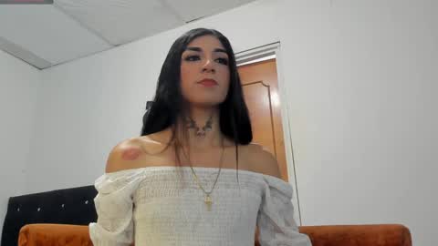 Snapshot of chloe_evanx_ chatting on January 8, 7:03 pm Chloe Evanx  online show from January 8, 7:03 pm