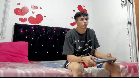 Snapshot of chloe_evanx_ chatting on February 17, 7:42 pm Chloe Evanx  online show from February 17, 7:42 pm