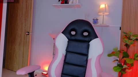 juli   Instagram july rv17 - Twitter juli rv17     online show from February 3, 11:37 am