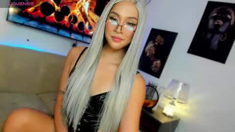 Marga Lewis online show from December 14, 12:01 am