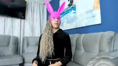 Cris Evanz online show from January 10, 9:10 pm