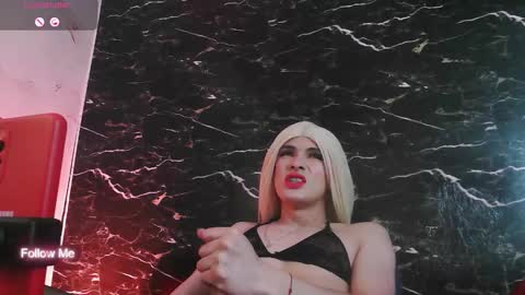 crislingery_doll online show from January 14, 1:42 pm