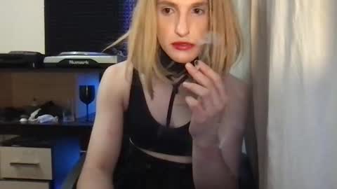 cum1ra online show from January 7, 9:25 pm