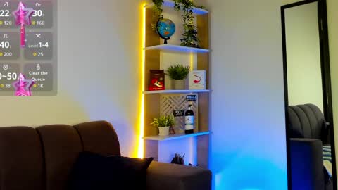 Cute horny1 online show from April 1, 11:33 am