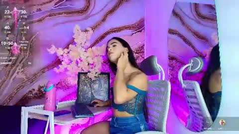 Cute horny1 online show from June 25, 1:48 pm