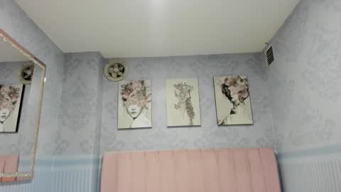 Adam online show from December 18, 10:40 am