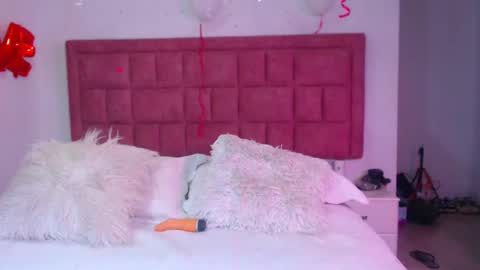 dayannaxxo online show from February 24, 1:13 am