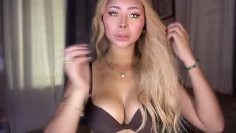 Hello your loving faye 3 online show from April 6, 4:57 am