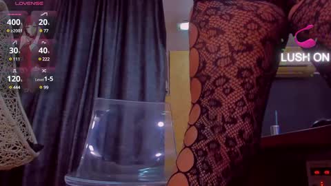 Snapshot of denychantall chatting on February 16, 10:21 pm denychantall online show from February 16, 10:21 pm