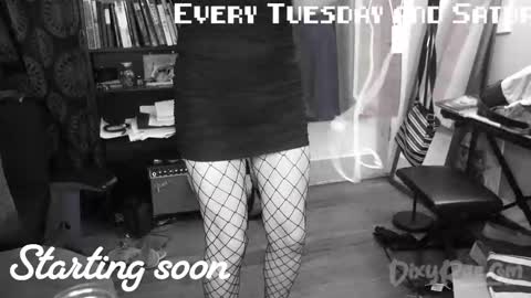 Snapshot of dixyrae chatting on October 12, 1:52 am Rae online show from October 12, 1:52 am