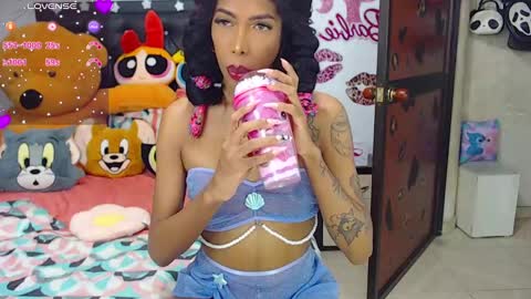 Nicolle online show from February 3, 12:47 am