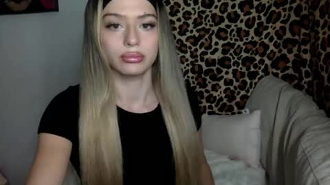 Marissa Rae online show from November 18, 3:28 am