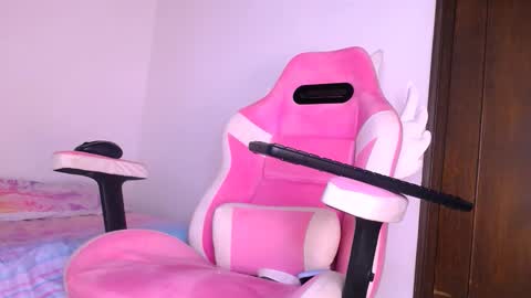   online show from January 10, 11:38 am