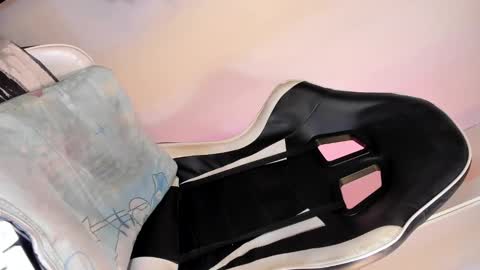 Ysabel online show from December 16, 12:38 pm