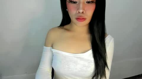 Snapshot of dripqueenxoxo chatting on October 24, 1:05 pm miss. Erika online show from October 24, 1:05 pm