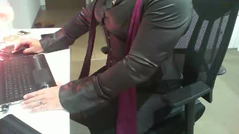 D Starr online show from April 8, 3:30 am