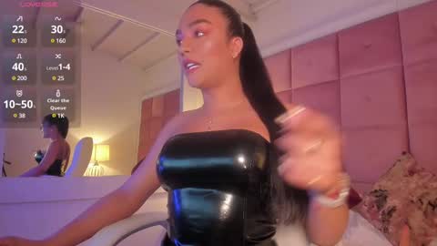 Dulce Maria online show from January 5, 2:30 pm