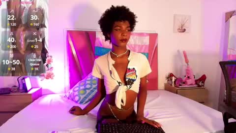 Snapshot of effy_marinn chatting on December 3, 6:32 am effy_marinn online show from December 3, 6:32 am