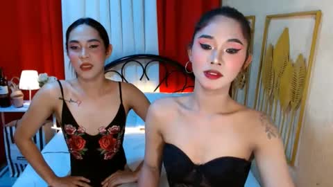 elissemoree online show from April 12, 4:21 pm