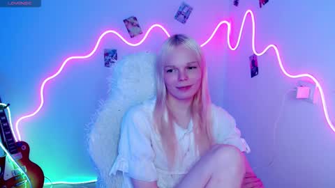 Snapshot of emily_nyaffe chatting on October 20, 6:11 pm Lia online show from October 20, 6:11 pm