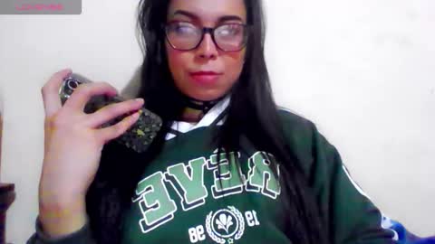 emily_paradise2 online show from March 26, 3:32 am