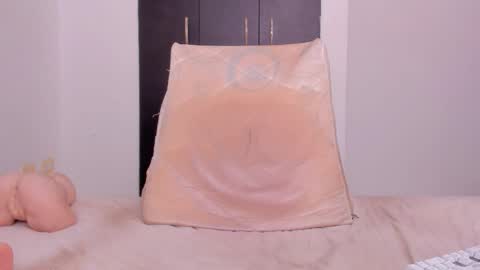 Emily Michaels online show from January 6, 6:33 pm