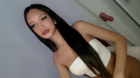 Snapshot of eres_guapa chatting on January 5, 2:48 am Elisa online show from January 5, 2:48 am