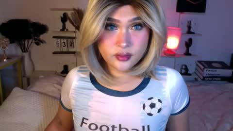 Queen Eva Mazikeen online show from November 30, 9:17 pm