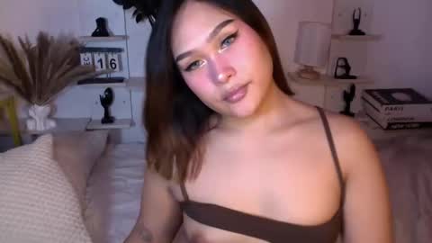 Queen Eva Mazikeen online show from December 17, 8:47 pm