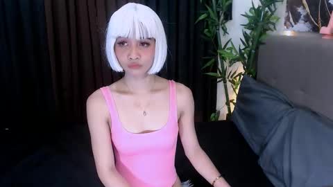 Eva Ambrose online show from September 11, 2:25 pm