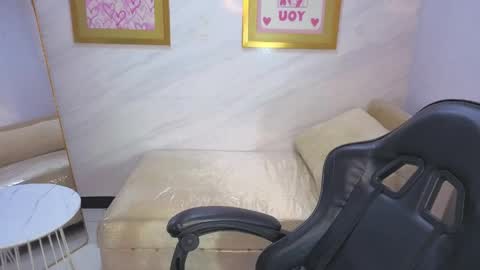 Hi Stream 1000pm to 600am online show from April 10, 6:30 am