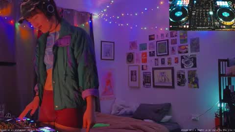 Fern next stream 430pm Monday PST online show from September 19, 12:11 pm